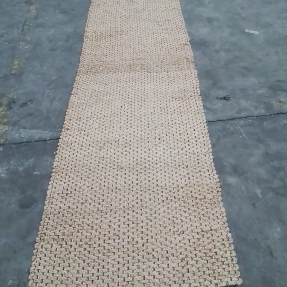 QUALITY DESIGNER AREA RUG - APPROXIMATELY 300X80CM