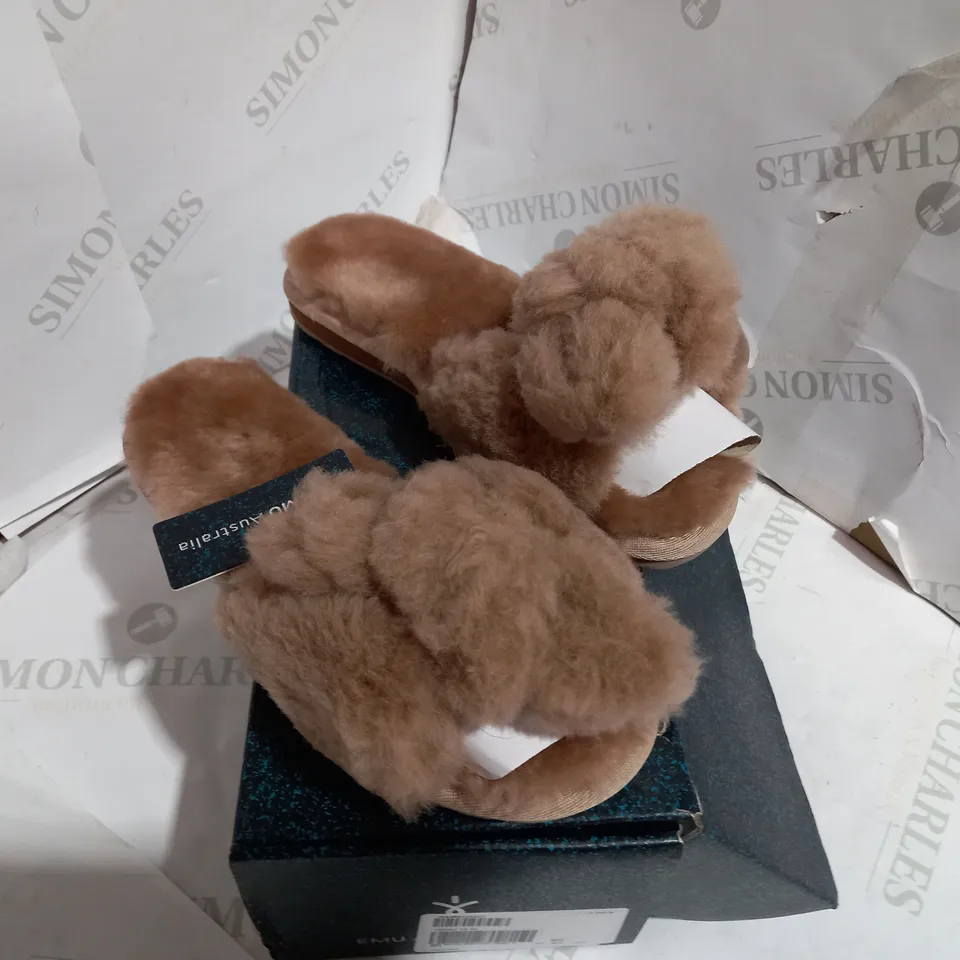 NALEDI CAMEL EMU SLIDERS - SIZE 6