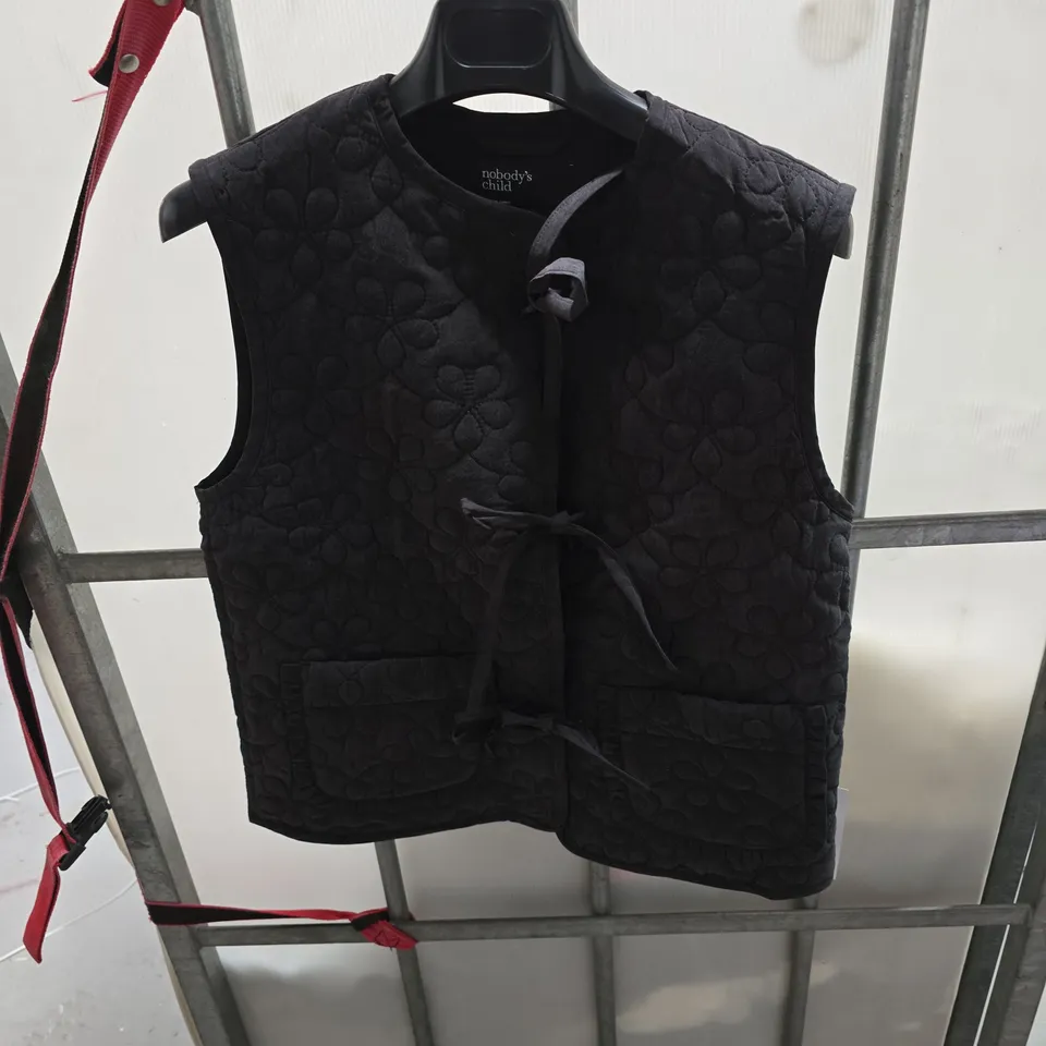 NOBODY'S CHILD BLACK TIE-FRONT QUILTED VEST, UK XS (EU XS/USA XS)