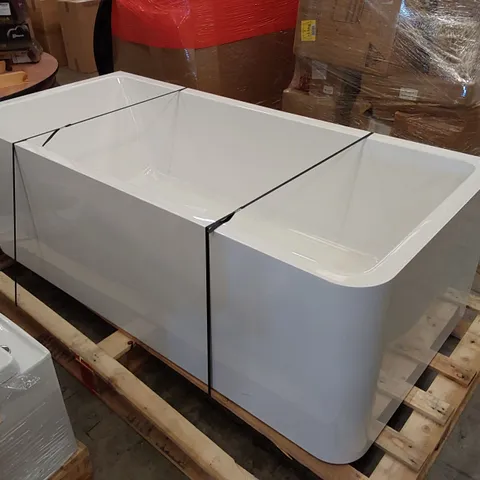 DESIGNER BACK TO WALL BATH IN WHITE