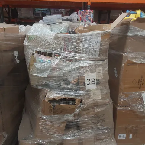 PALLET TO CONTAINING A VERY LARGE QUANTITY OF ASSORTED ITEMS INCLUDING: MIXING BOWLS, BAKING TRAYS, HEAD TORCHES, TOYS, RUBBER DUCKS ECT
