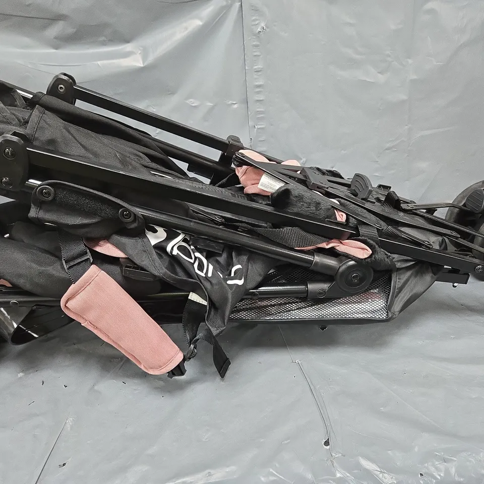CUGGLE PRAM IN BLACK/PINK - COLLECTION ONLY