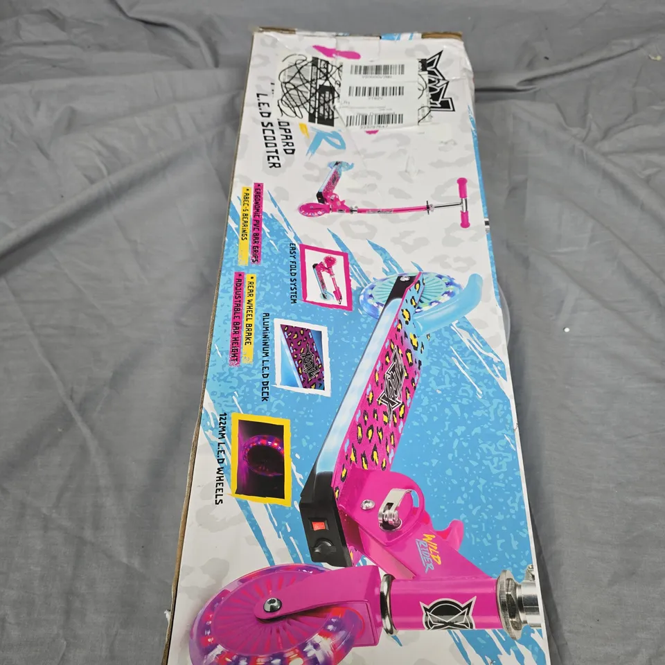 KIDS' PINK LED LIGHT-UP KICK SCOOTER.