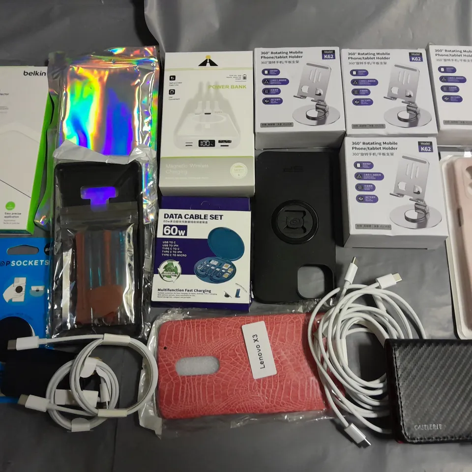 LOT OF ASSORTED MOBILE PHONE ACCESSORIES TO INCLUDE STANDS, CHARGERS AND CASES