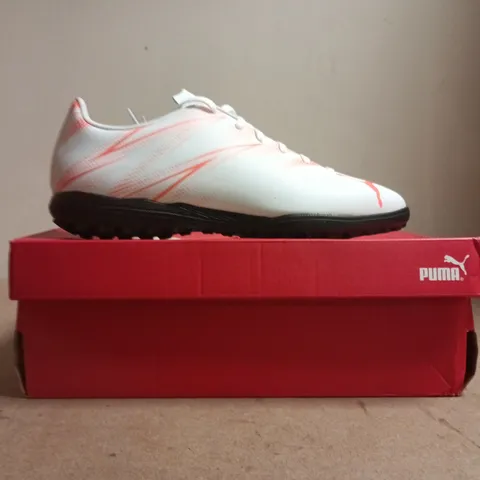 BOXED PAIR OF PUMA ATTACANTO TT TRAINERS IN WHITE/GLOWING RED SIZE UK 8
