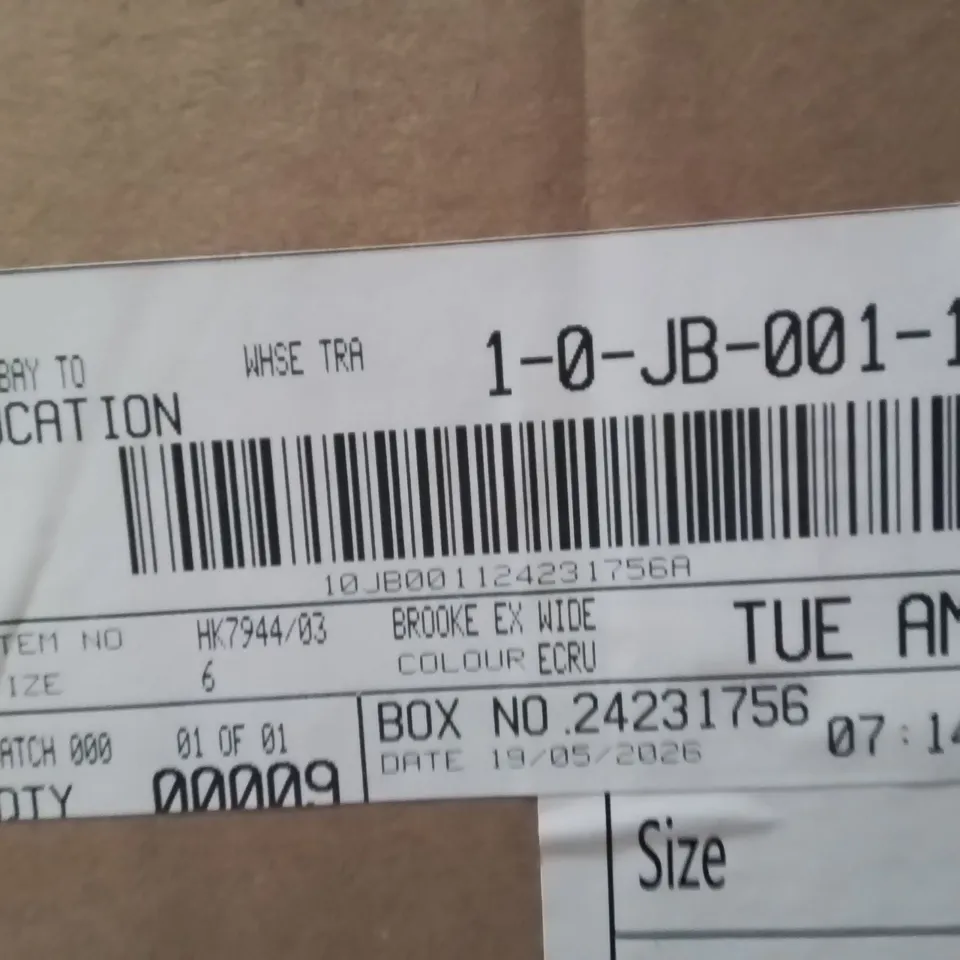 BOXED BRAND NEW APPROXIMATELY 9 SIMPLY BE BROOK EX WIDE SHOES SIZE 6 ECRU