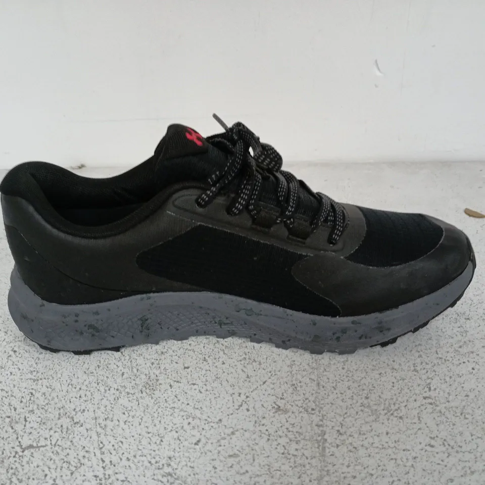 UNBOXED PAIR OF UNDER ARMOR CHARGED TRAINERS IN BLACK - UK 8.5