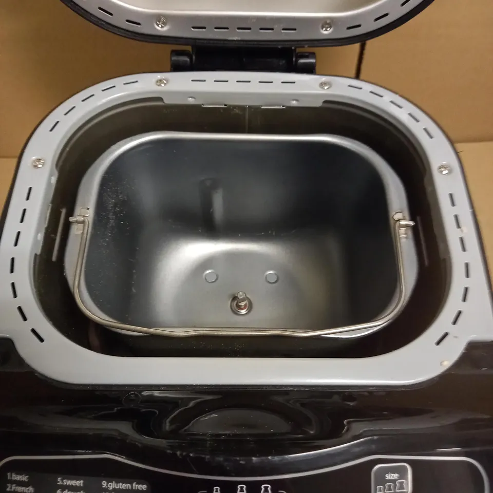 RUSSELL HOBBS COMPACT FAST BREADMAKER