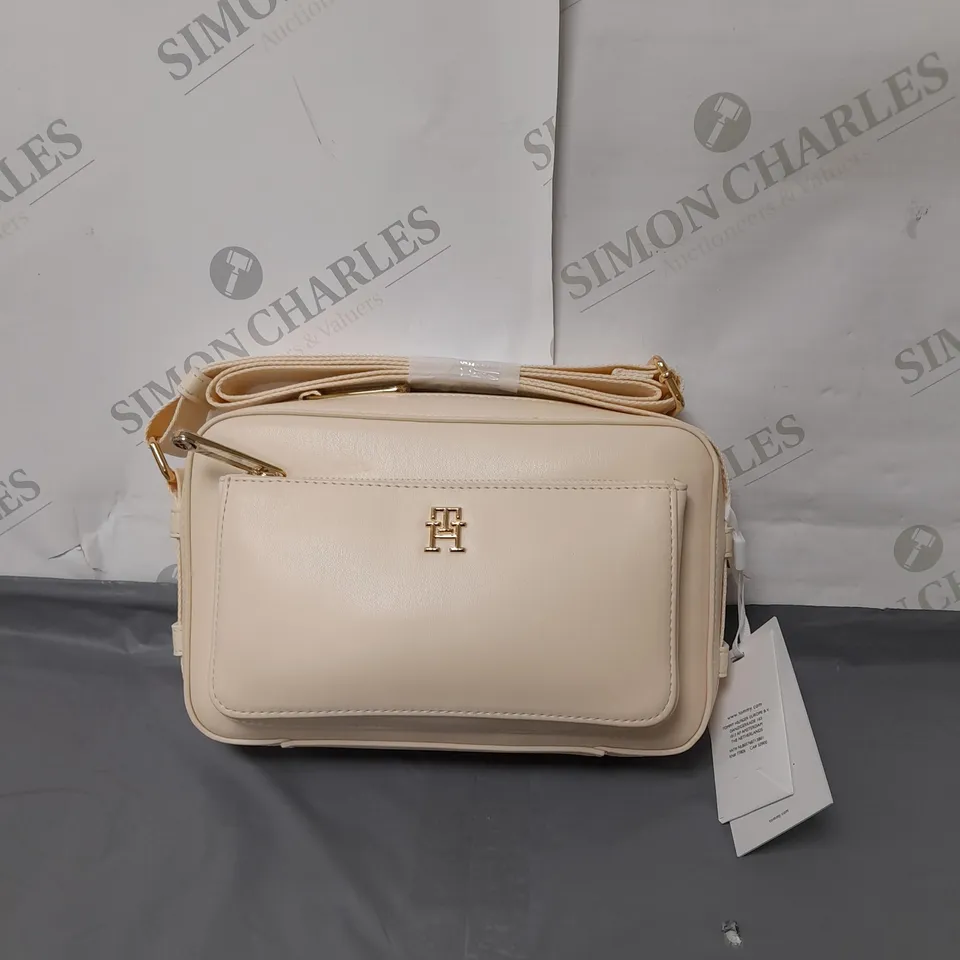 TOMMY HILFIGER LADIES HANDBAG CREAM