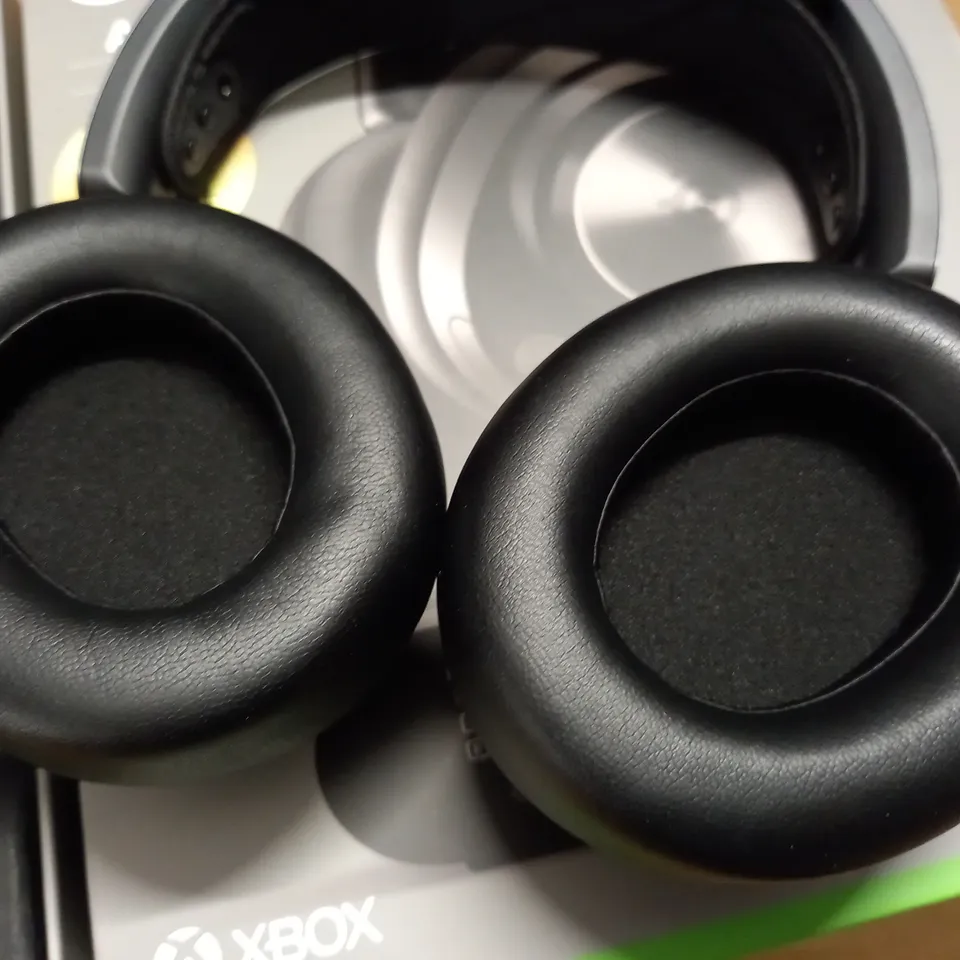 BOXED STEEL SERIES ARCTIS NOVA PRO WIRELESS HEADSET FOR XBOX