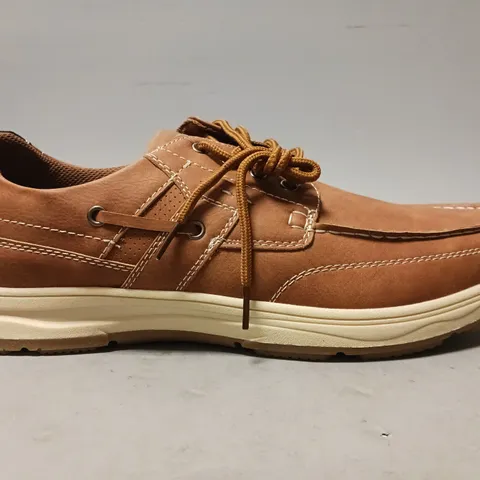 BOXED PAIR OF PAVERS SHOES IN CAMEL SIZE 11