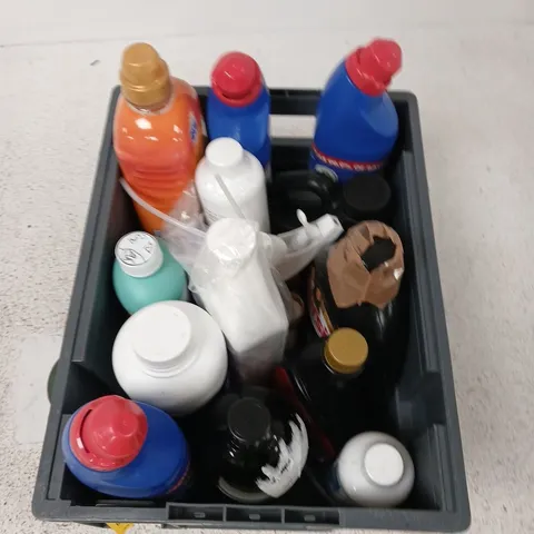 APPROXIMATELY 12 ASSORTED ITEMS INCLUDING BLEACH, FABRIC FRESHENER, TOILET UNBLOCKER ETC.