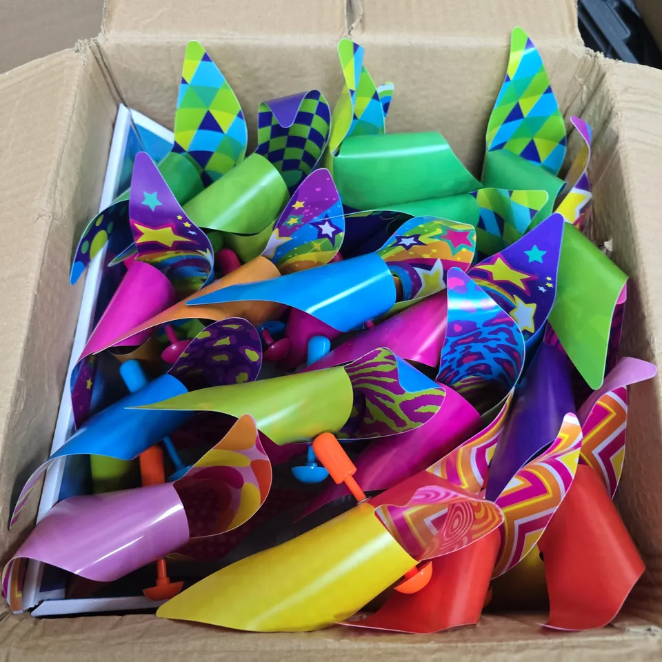 APPROXIMATELY 20 ASSORTED SPINNING WHEEL TOYS 