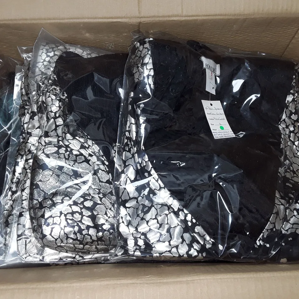 LOT OF APPROXIMATELY 25 ASSORTED BAGGED RONNIE CLOTHING ITEMS - VARIOUS SIZES