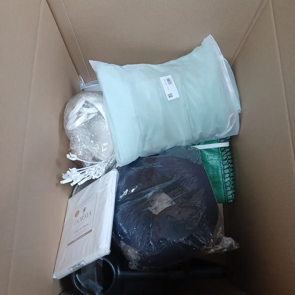 APPROXIMATELY 20 HOUSEHOLD ITEMS TO INCLUDE TABLET COVER, PLASTIC CUPS AND PLATES AND BEDDING
