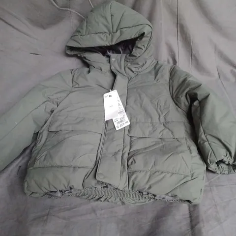 UNIQLO KIDS HYBRID DOWN HODDED PARKA IN GREEN SIZE 3-4