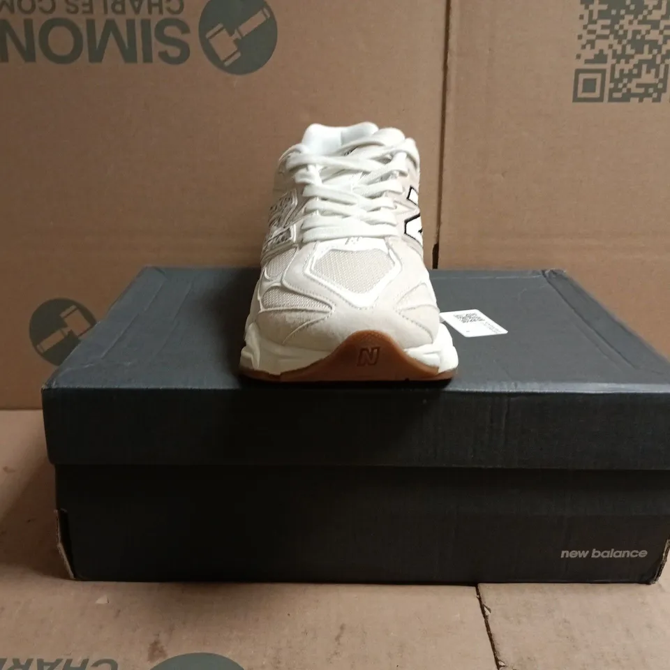 BOXED PAIR OF NEW BALANCE 9060 TRAINERS IN CREAM SIZE UK 8