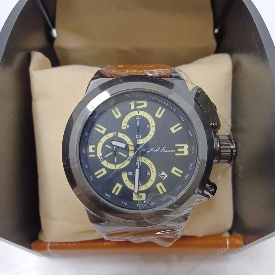 LA BANUS TRIPLE DIAL TACHYMETER LEATHER STRAP WRISTWATCH 