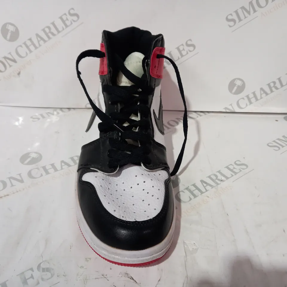 PAIR OF NIKE AIR JORDAN SHOES IN BLACK/WHITE/RED UK SIZE 6