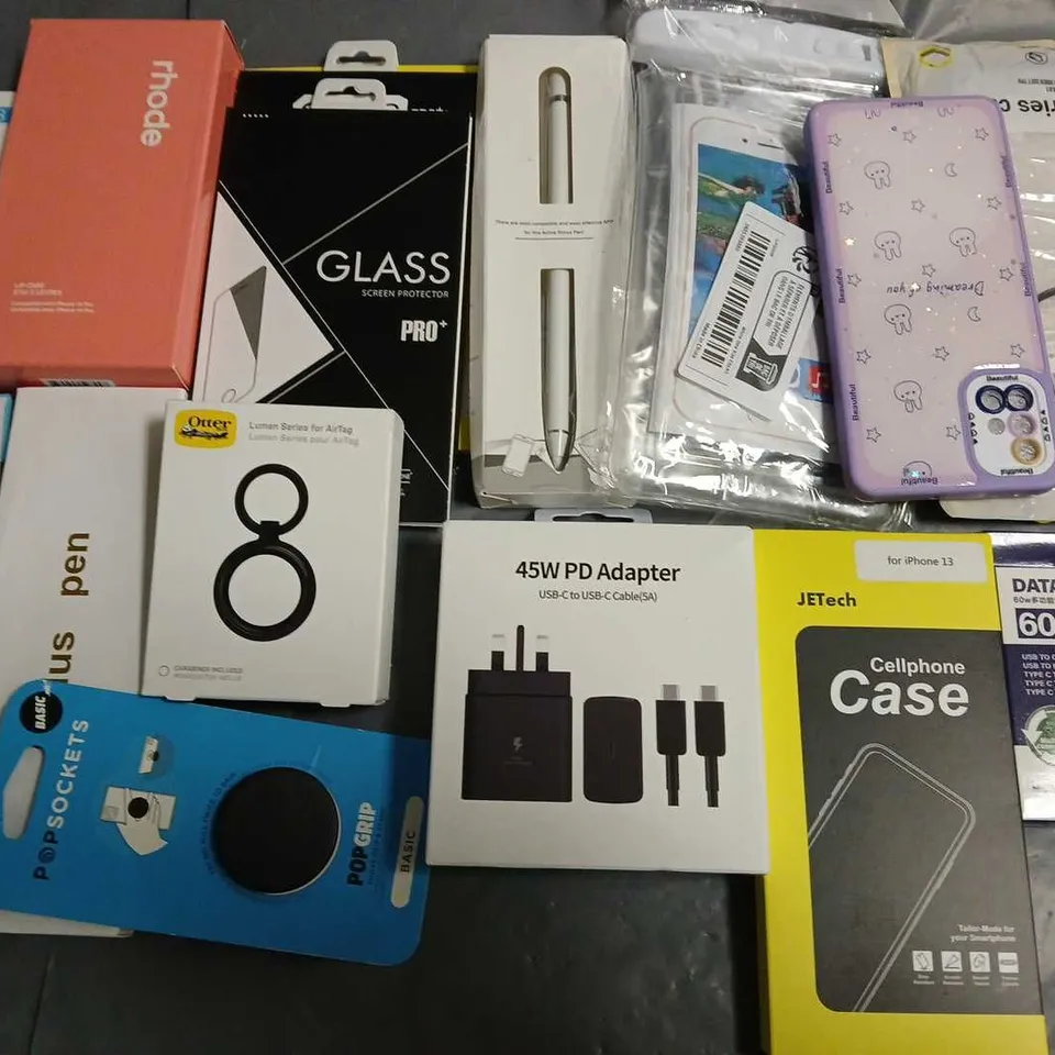 LOT OF ASSORTED MOBILE PHONE ACCESSORIES TO INCLUDE CASES, SCREEN PROTECTORS AND CHARGERS