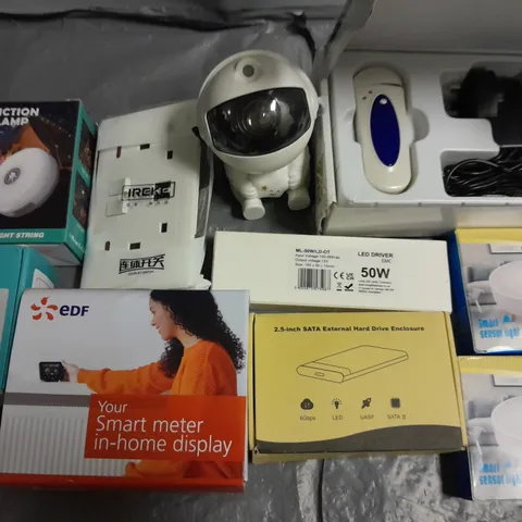 LOT OF 10 ASSORTED TECH ITEMS TO INCLUDE SMART THERMOSTAT, LED DRIVER, HARD DRIVE ENCLOSURE AND CAMPING LIGHT