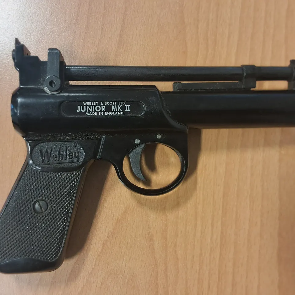 UNBOXED WEMBLEY JUNIOR MK 2 AIR PISTOL