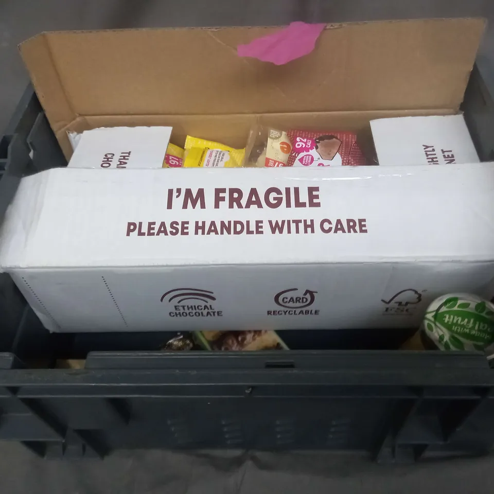 APPROXIMATELY 25 ASSORTED FOOD AND BEVERAGE PRODUCTS TO INCLUDE FLOWER & WHITE LEMON, CHOCOLATE AND ORANGE MERINGUE BARS, DUTCH SHORTCAKE, AL NASSMA CHOCOLATE BARS