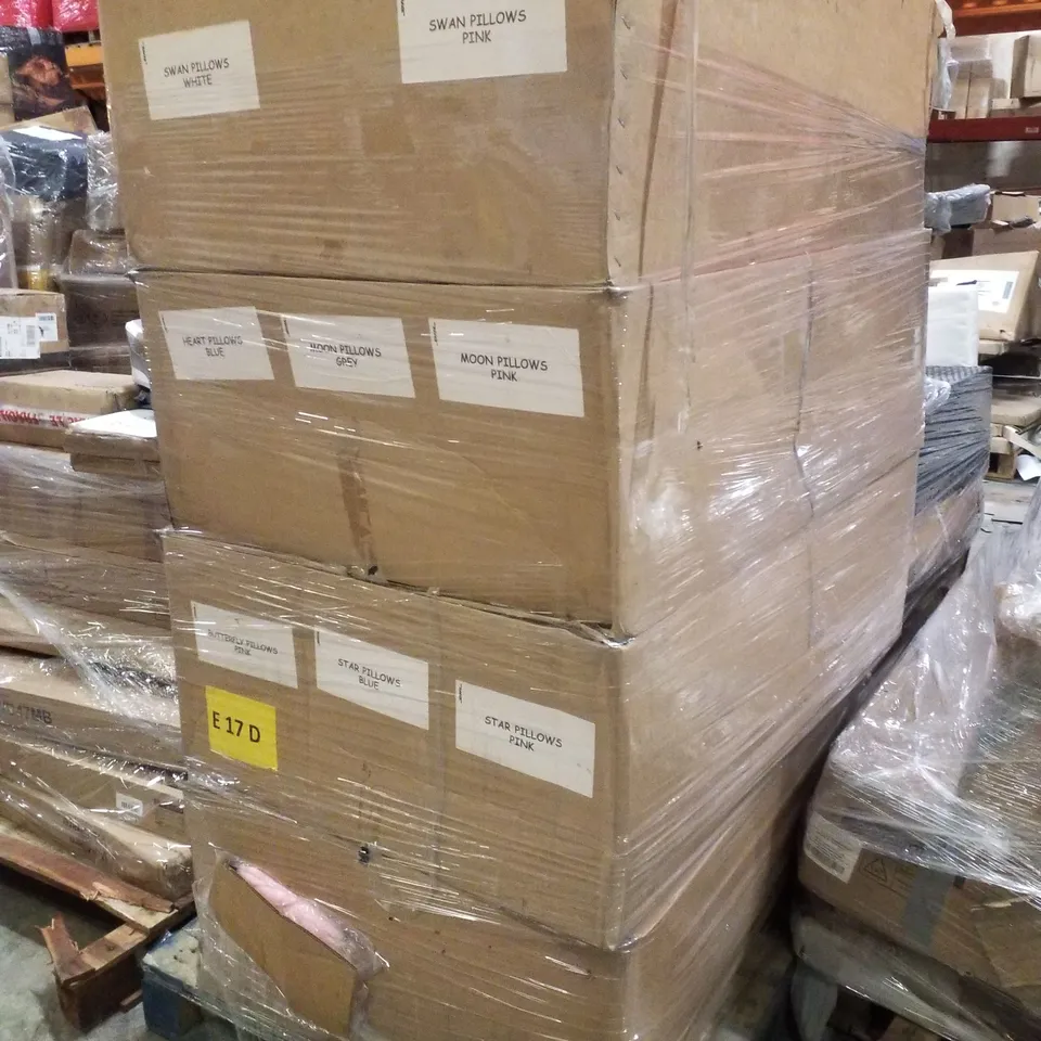 PALLET CONTAINING ASSORTED PILLOWS INCLUDING SWAN, MOON & STAR PILLOWS