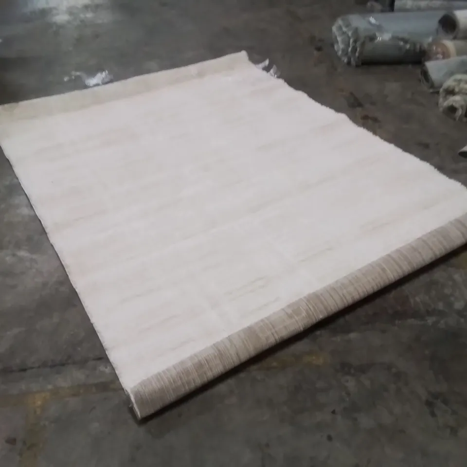 QUALITY DESIGNER AREA RUG - APPROXIMATELY 214X157