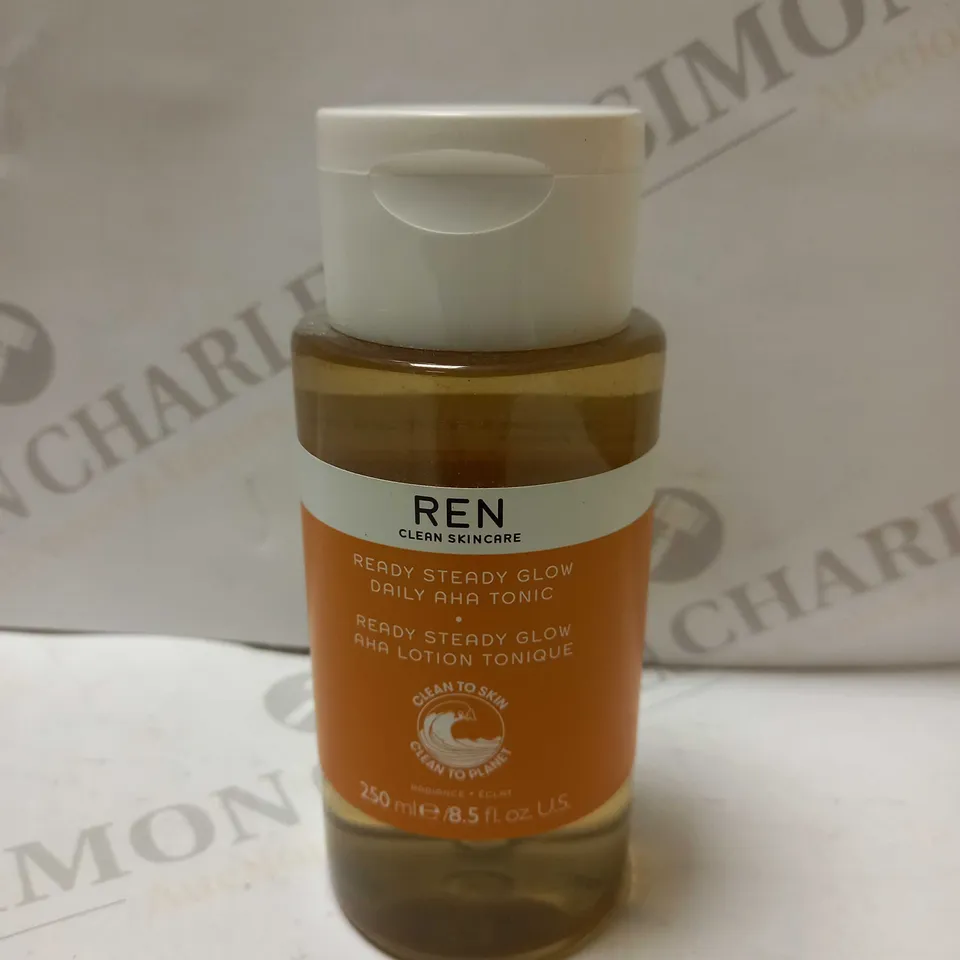REN CLEAN SKINCARE READY STEADY GLOW AHA TONIC LOTION 250ML