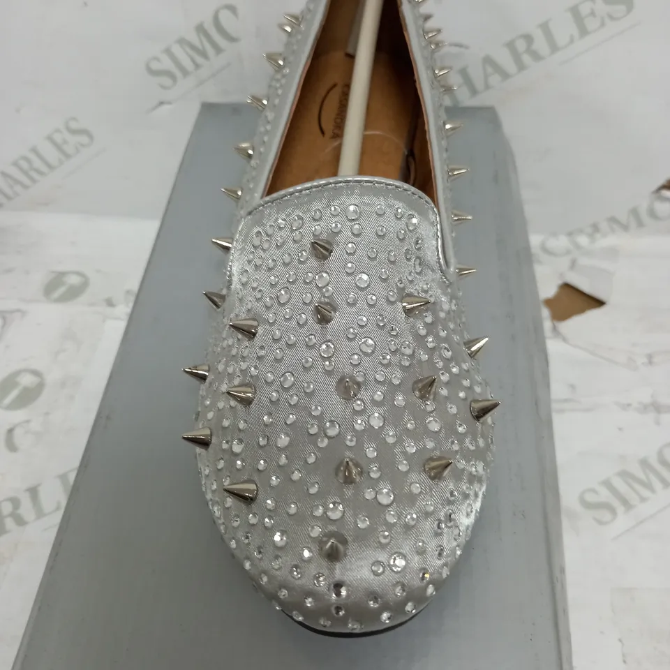 SPIKEY FLAT HEELED SILVER SATIN SIZE 6