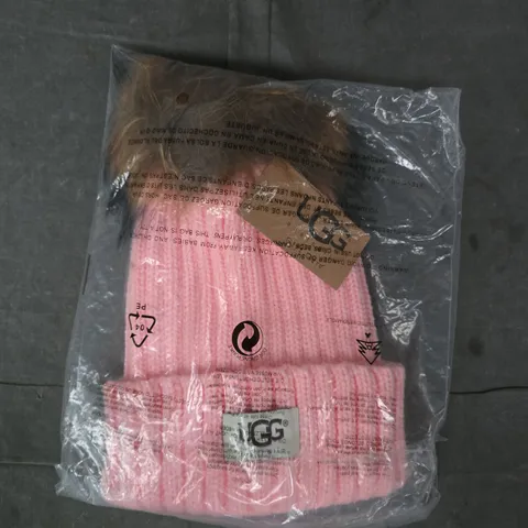 UGG BEANIE IN PINK