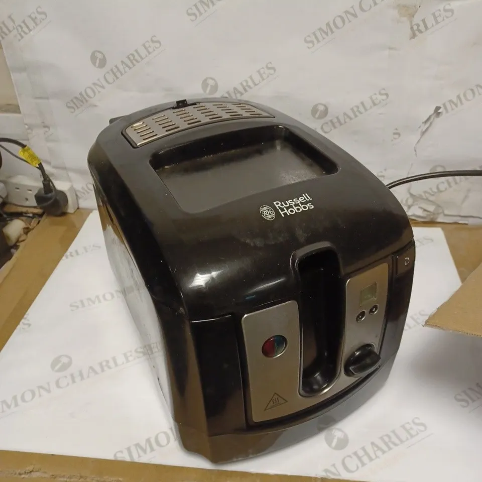 RUSSELL HOBBS DIGITAL DEEP FRYER