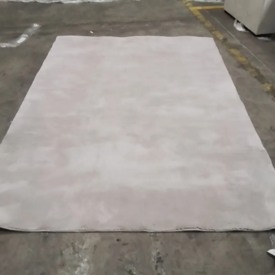 QUALITY DESIGNER AREA RUG - APPROXIMATELY 230X160CM