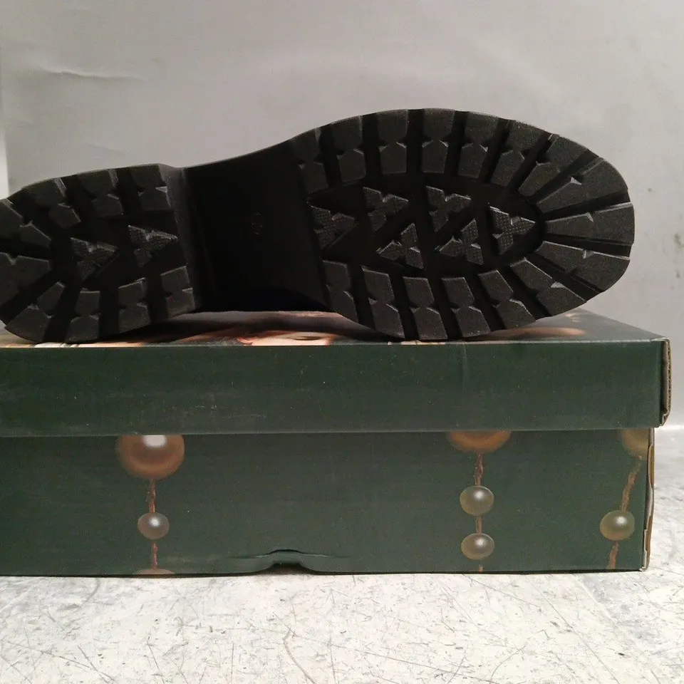 BOXED PAIR OF KOI TIRA VELVET MARY JANES ROYAL MANOR EDITION IN PURPLE SIZE UK 10