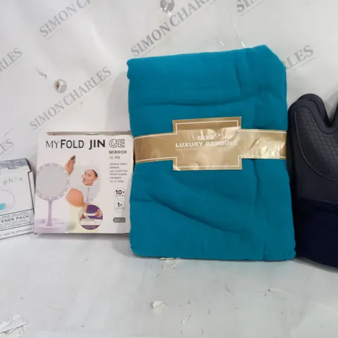 BOX OF APPROXIMATELY 15 ASSORTED ITEMS TO INCLUDE - MY FOLDI JINGE MIRROR - NIYS LUXURY BEDDING - THE REFILLABLE MAXTRA CARTRIDGE ECT