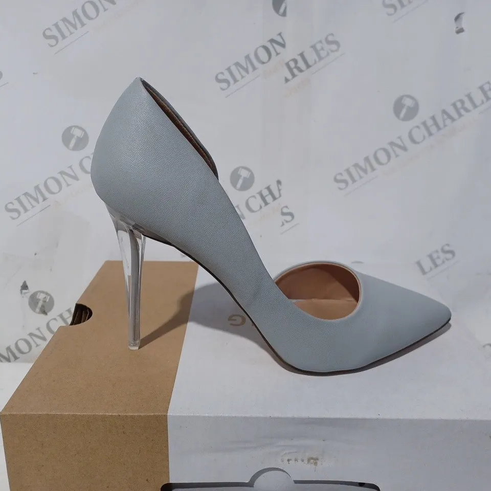 BOXED PAIR OF CALL IT SPRING THAOVEN HEELS IN BLUE SIZE 8