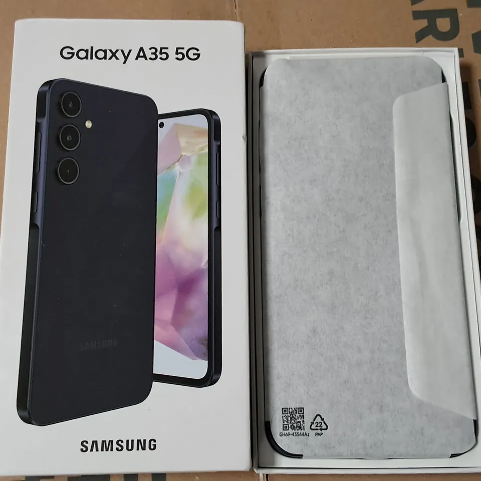 BOXED SAMSUNG GALAXY A35 5G 128GB MOBILE PHONE IN NAVY - SM-A356