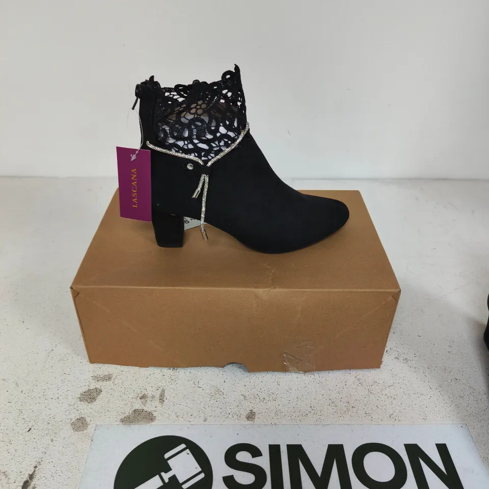 LASCANA BLACK ANKLE BOOTS WITH SILVER TRIM SIZE EU 40