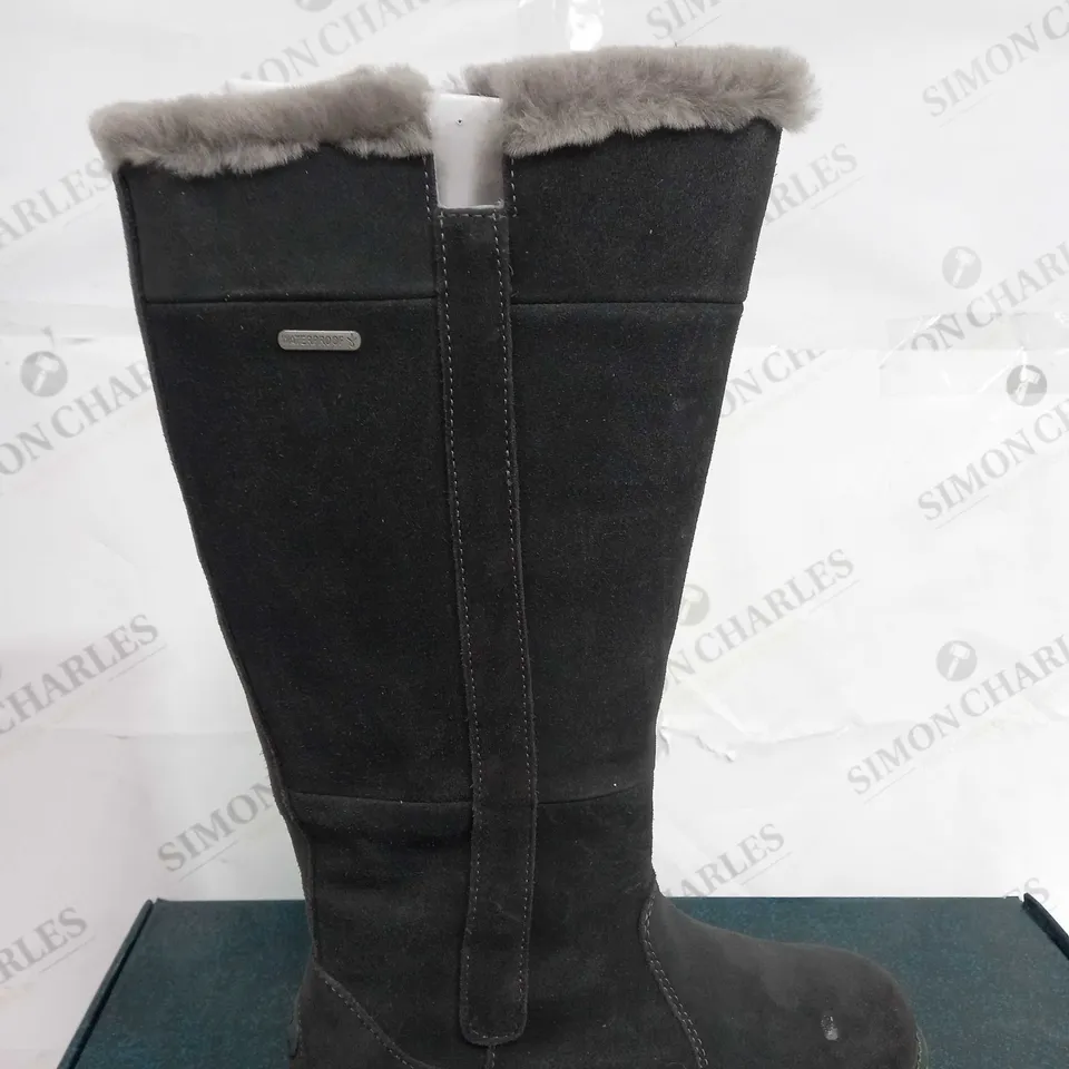 EMU AUSTRALIA "MOONTA" KNEE HIGH BOOTS - UK SIZE 6, DARK GREY - UNBOXED