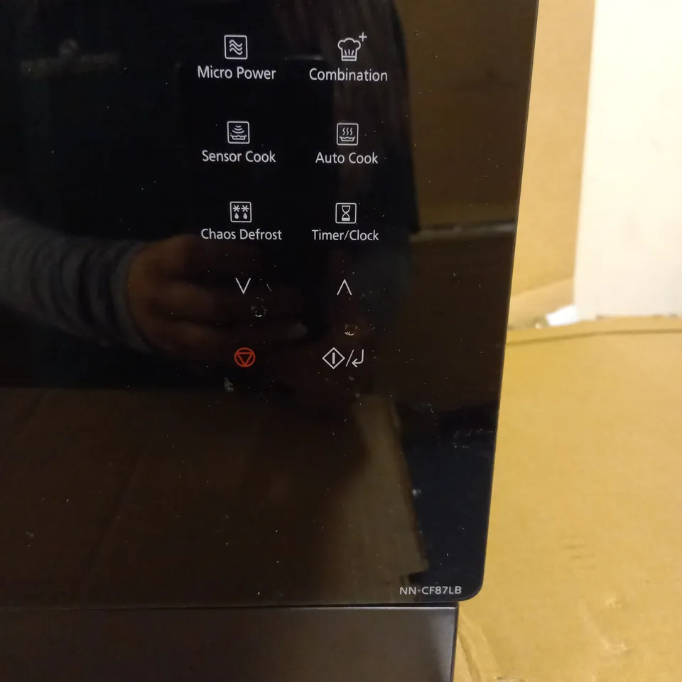 PANASONIC NN-CF87LBBPQ 3-IN-1 COMBINATION MICROWAVE OVEN WITH FLATBED, 1000 W, 31 LITRES, METALLIC SILVER