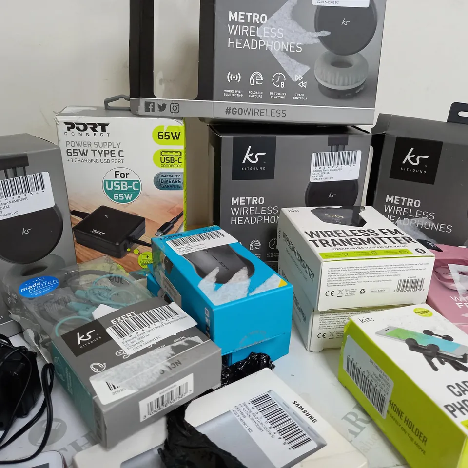 APPRROXIMETELY 17 ASSORTED ELECTRICAL ITEMS INCLUDING KITSOUND HEADPHONES, WIELESS FM TRANSMITTER AND RAPOO WIRELESS MOUSE