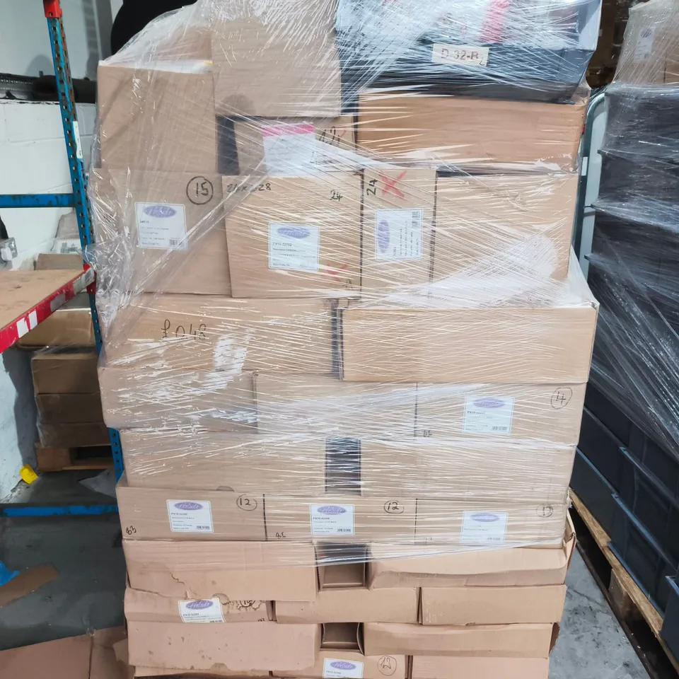 PALLET OF ASSORTED GREETING CARDS FOR VARIOUS SOCIAL OCCASIONS
