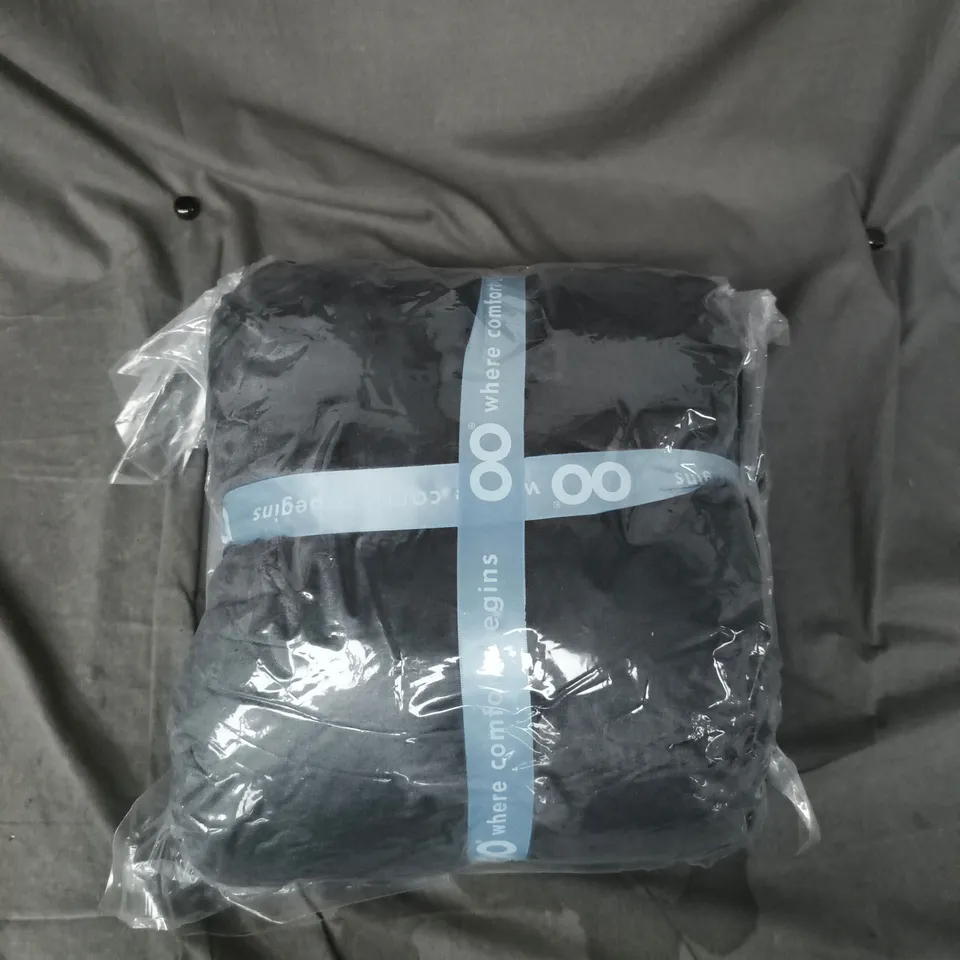 SEALED OODIE OVERSIZED HOODED BLANKET - DARK GREY