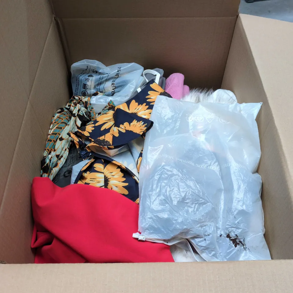 LARGE BOX OF APPROXIMATELY 25 ASSORTED CLOTHING ITEMS IN VARIOUS COLOURS, STYLES AND SIZES - COLLECTION ONLY