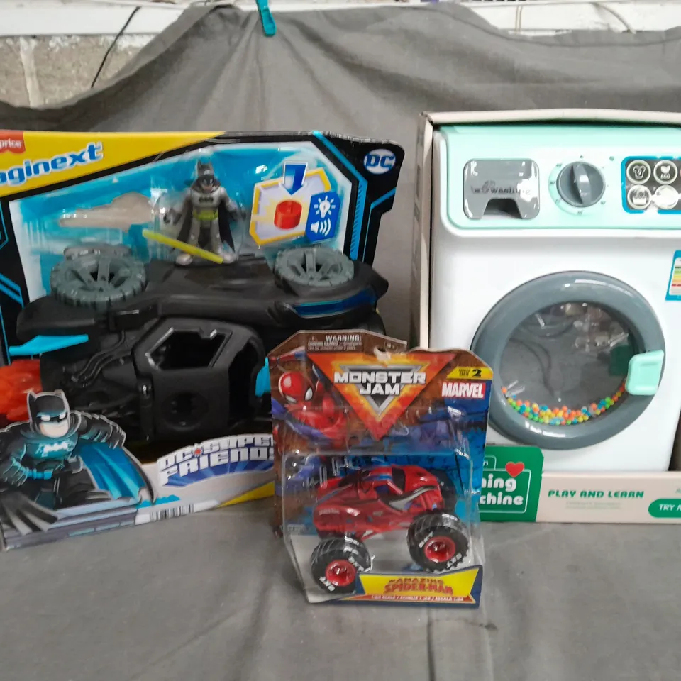 3 ASSORTED TOYS TO INCLUDE FISHER-PRICE IMAGINEXT DC SUPER FRIENDS BATMOBILE, KIDS KITCHEN PLAY & LEARN SIMULATION WASHING MACHINE, MONSTER JAM SPIDERMAN 1:64