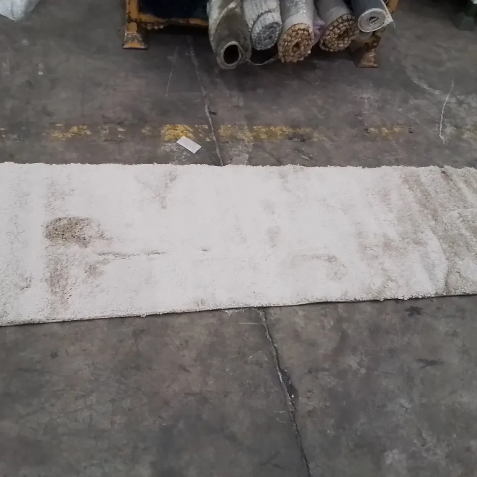 QUALITY DESIGNER AREA RUG - APPROXIMATELY 220X60CM
