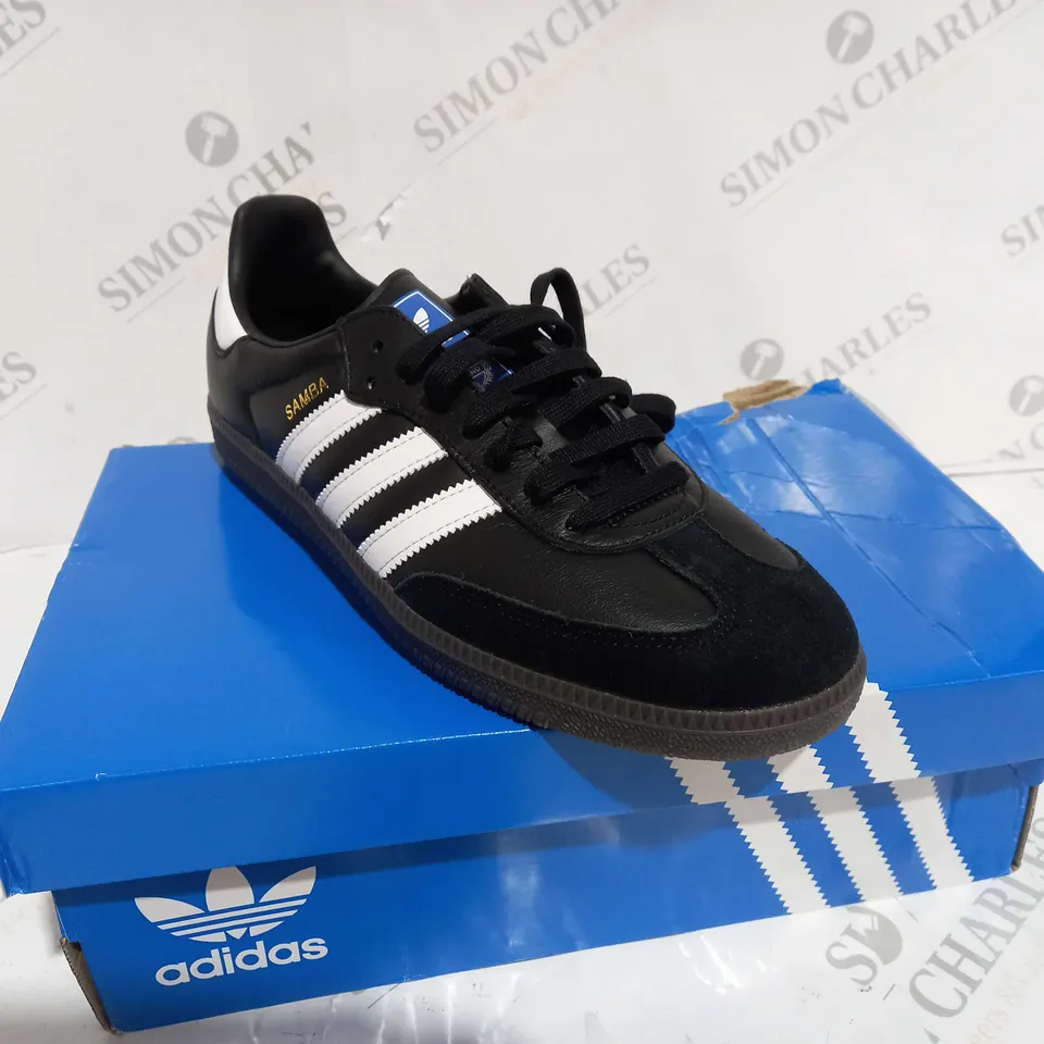 BOXED ADIDAS SAMBA OG BLACK & WHITE TRAINERS - UK SIZE 8