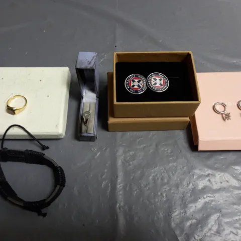 LOT OF 5 JEWLLERY ITEMS TO INCLUDE RINGS AND CUFFLINKS