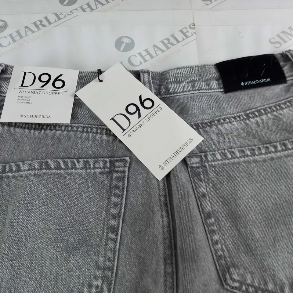 STRADIVARIUS STRAIGHT CROPPED JEANS - UK 10